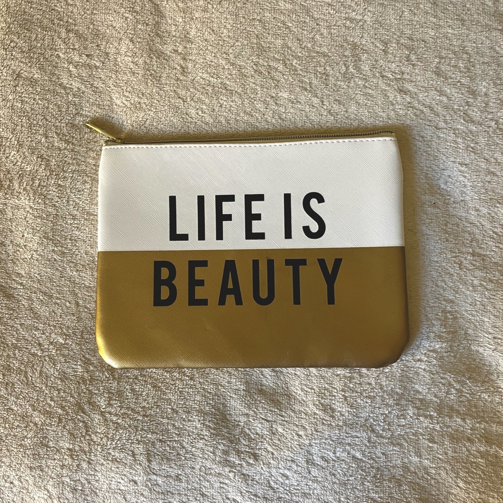 NWOT Cosmetic Pouch